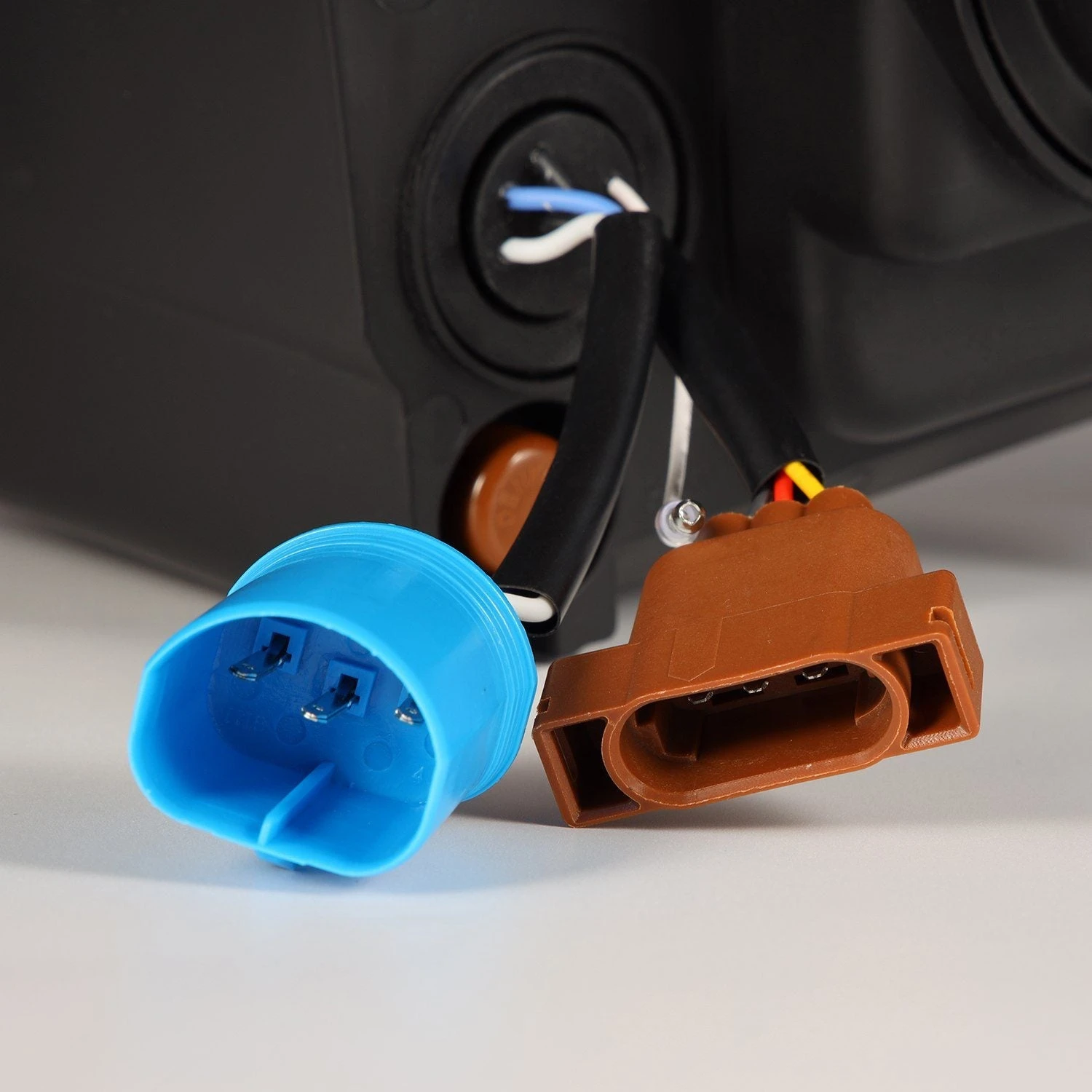 02-05 Dodge Ram PRO-Series Halogen Projector Headlights Chrome 12 02-05 Dodge Ram PRO-Series Halogen Projector Headlights Chrome - Image 10