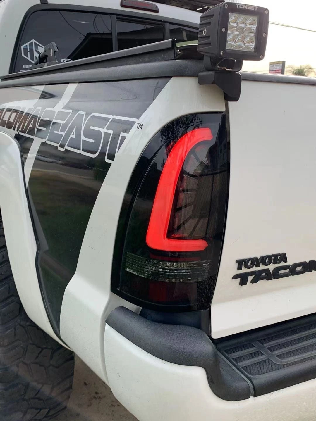 05-15 Toyota Tacoma PRO-Series LED Tail Lights Jet Black 13 05-15 Toyota Tacoma PRO-Series LED Tail Lights Jet Black - Image 11