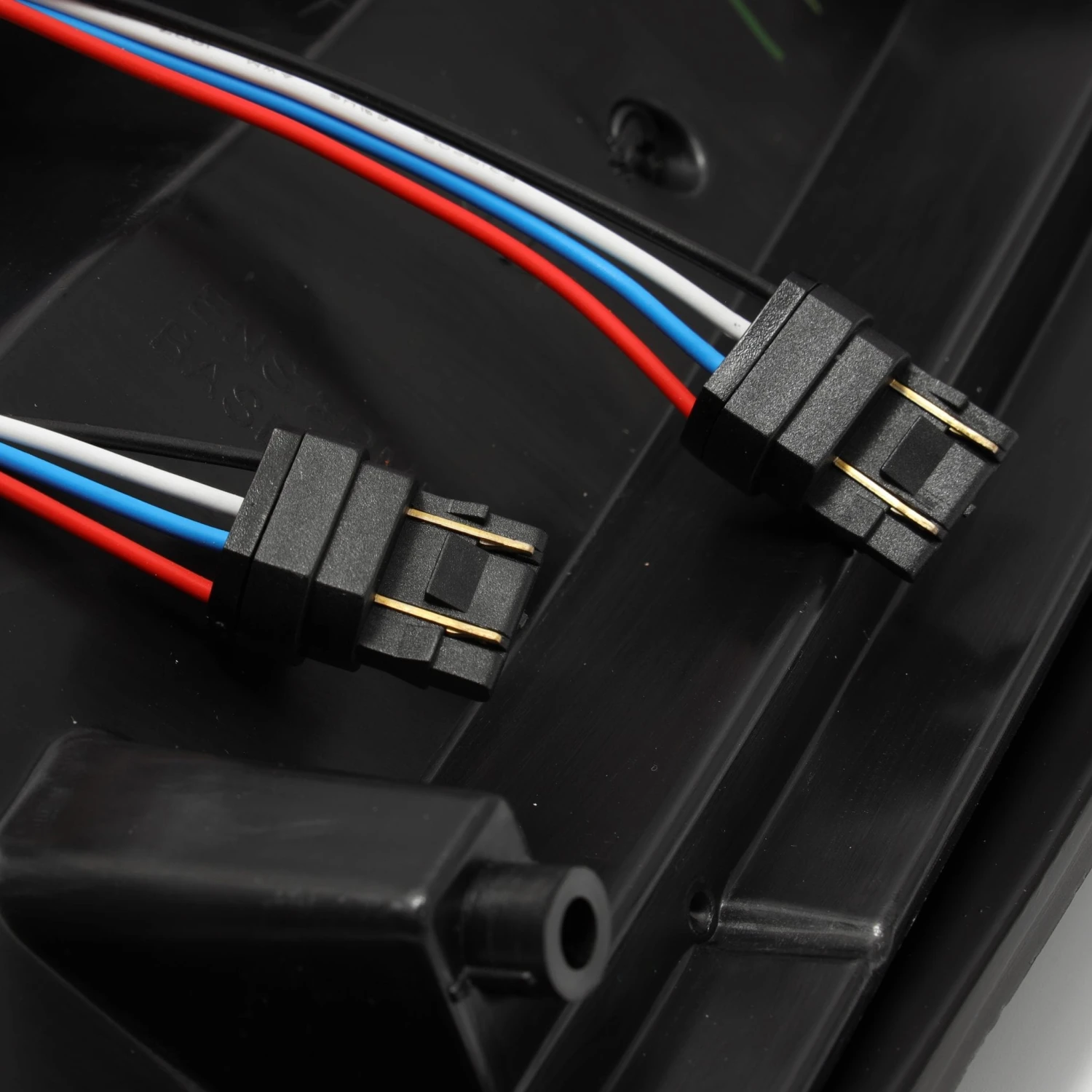 14-18 Chevrolet Silverado 1500 / 15-19 Silverado 2500HD/3500HD / 15-19 GMC Sierra 3500HD Dually PRO-Series LED Tail Lights Jet Black 9 14-18 Chevrolet Silverado 1500 / 15-19 Silverado 2500HD/3500HD / 15-19 GMC Sierra 3500HD Dually PRO-Series LED Tail Lights Jet Black - Image 7