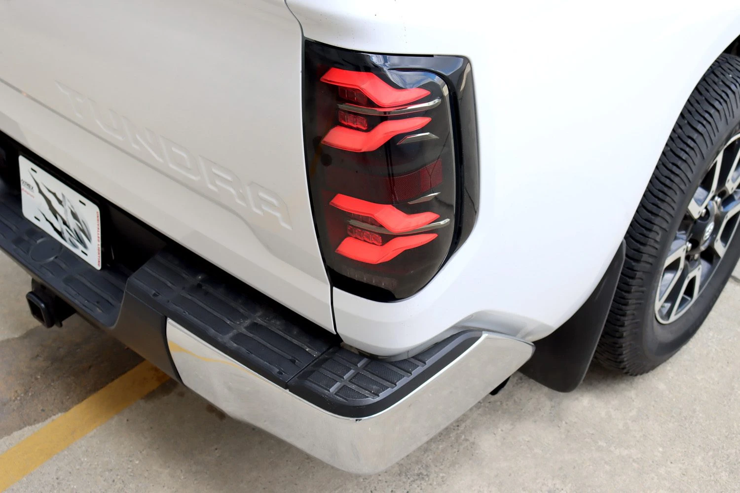 14-21 Toyota Tundra LUXX-Series LED Tail Lights Black 5 14-21 Toyota Tundra LUXX-Series LED Tail Lights Black - Image 3