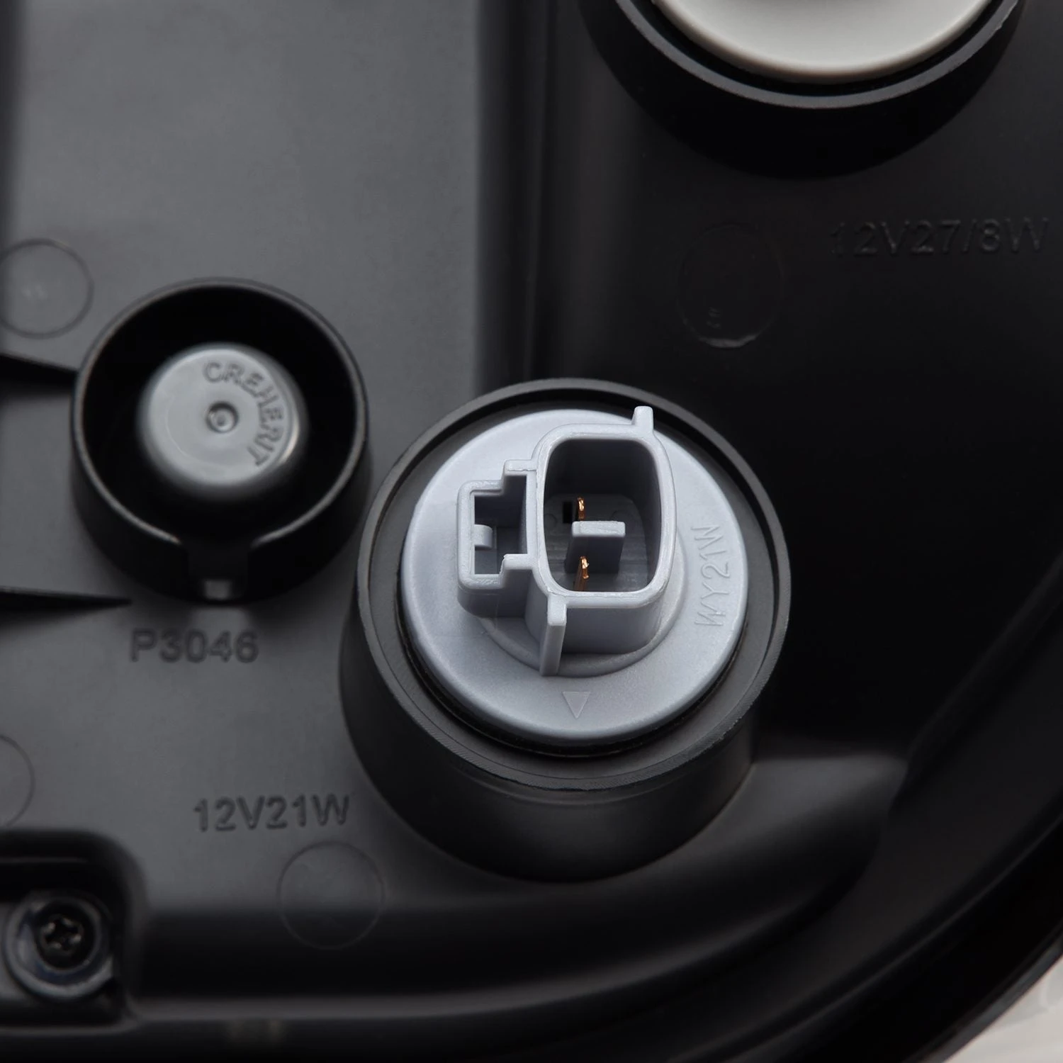 14-21 Toyota Tundra LUXX-Series LED Tail Lights Black 17 14-21 Toyota Tundra LUXX-Series LED Tail Lights Black - Image 15