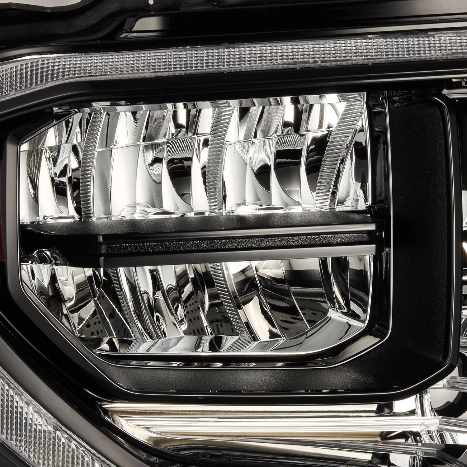 14-21 Toyota Tundra MK II LUXX-Series LED Crystel Headlights Alpha-Black 12 14-21 Toyota Tundra MK II LUXX-Series LED Crystel Headlights Alpha-Black - Image 10