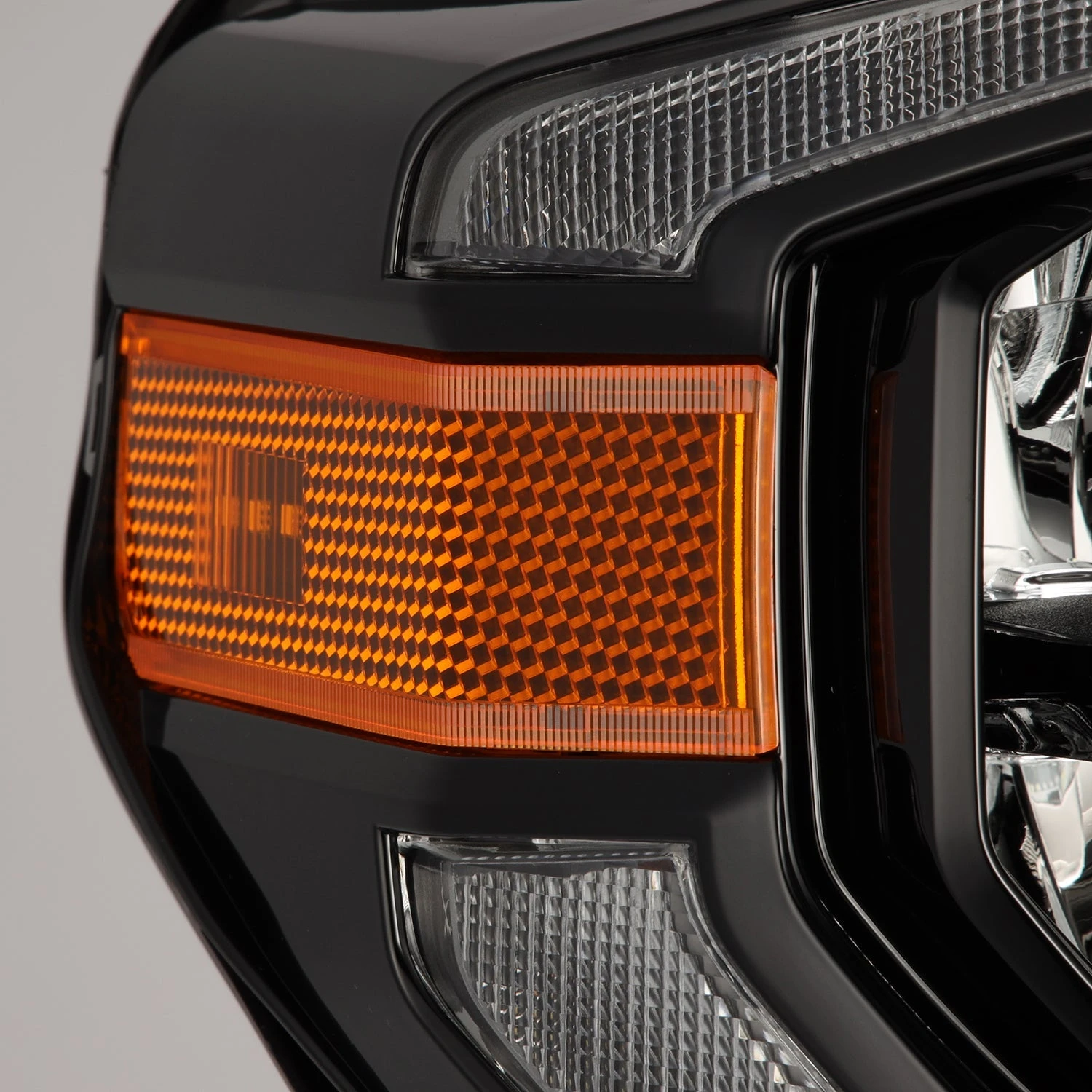 14-21 Toyota Tundra MK II LUXX-Series LED Crystel Headlights Alpha-Black 13 14-21 Toyota Tundra MK II LUXX-Series LED Crystel Headlights Alpha-Black - Image 11