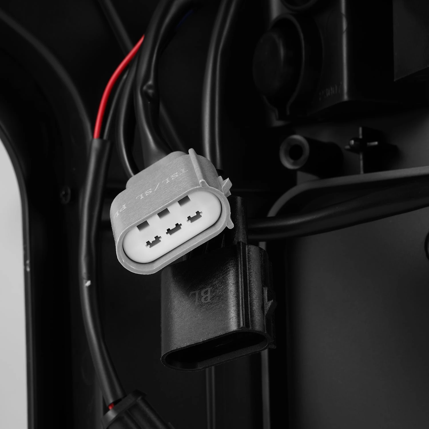 15-20 Ford F150 LUXX-Series LED Tail Lights Black Red 14 15-20 Ford F150 LUXX-Series LED Tail Lights Black Red - Image 12