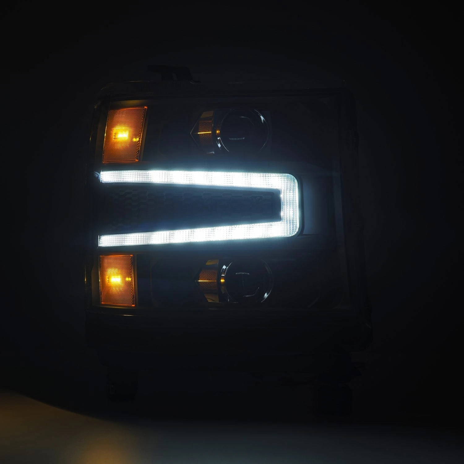 16-18 Chevrolet Silverado 1500 LUXX-Series LED Projector Headlights Black 8 16-18 Chevrolet Silverado 1500 LUXX-Series LED Projector Headlights Black - Image 6