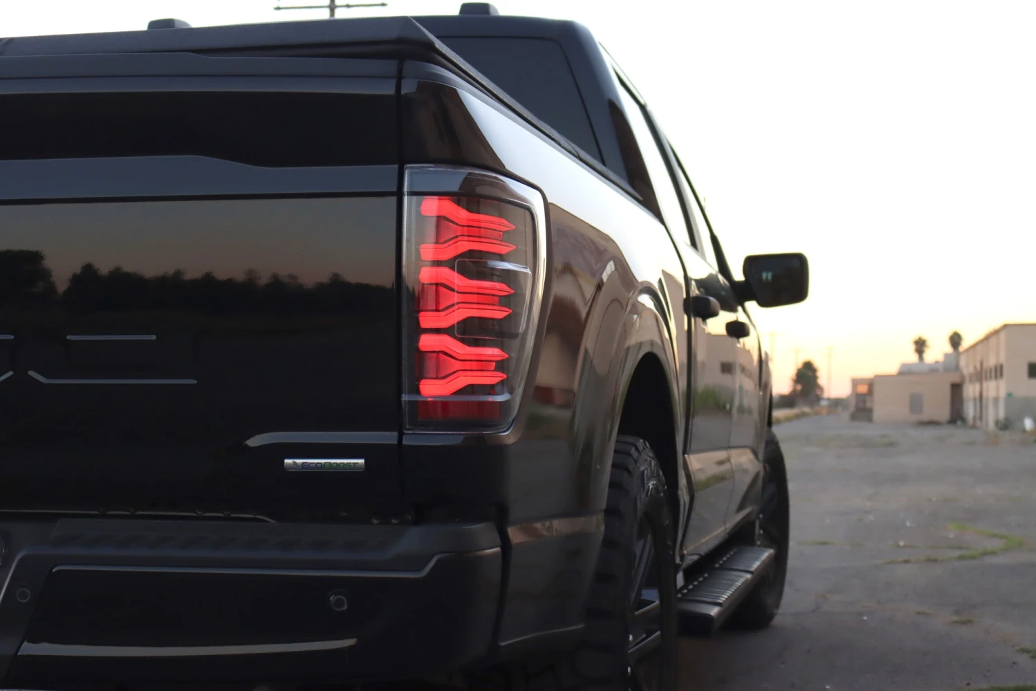 21-23 Ford F150 LUXX-Series LED Tail Lights Alpha-Black 4 21-23 Ford F150 LUXX-Series LED Tail Lights Alpha-Black - Image 2