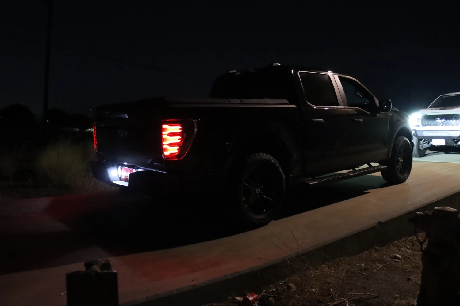 21-23 Ford F150 LUXX-Series LED Tail Lights Black-Red 22 21-23 Ford F150 LUXX-Series LED Tail Lights Black-Red - Image 20