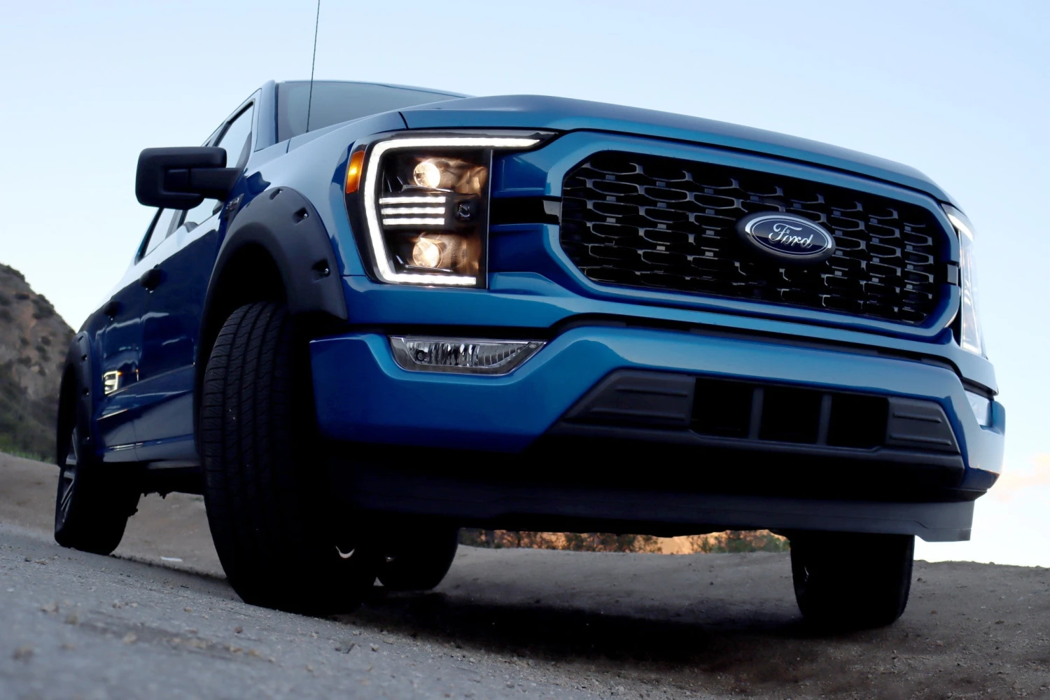 21-23 Ford F150 PRO-Series Halogen Projector Headlights Black 4 21-23 Ford F150 PRO-Series Halogen Projector Headlights Black - Image 2