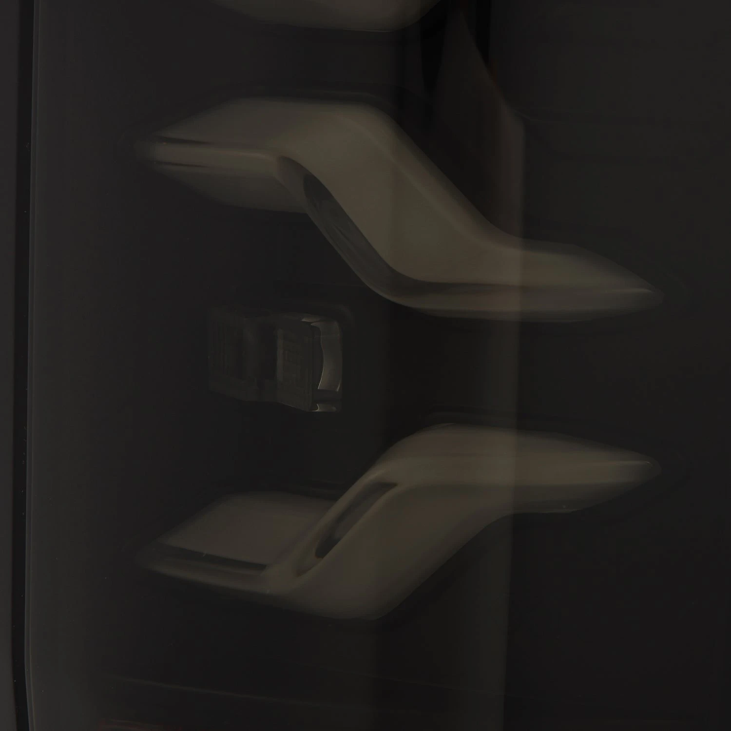 87-96 Ford F-Series/Bronco LUXX-Series LED Tail Lights Black 12 87-96 Ford F-Series/Bronco LUXX-Series LED Tail Lights Black - Image 10