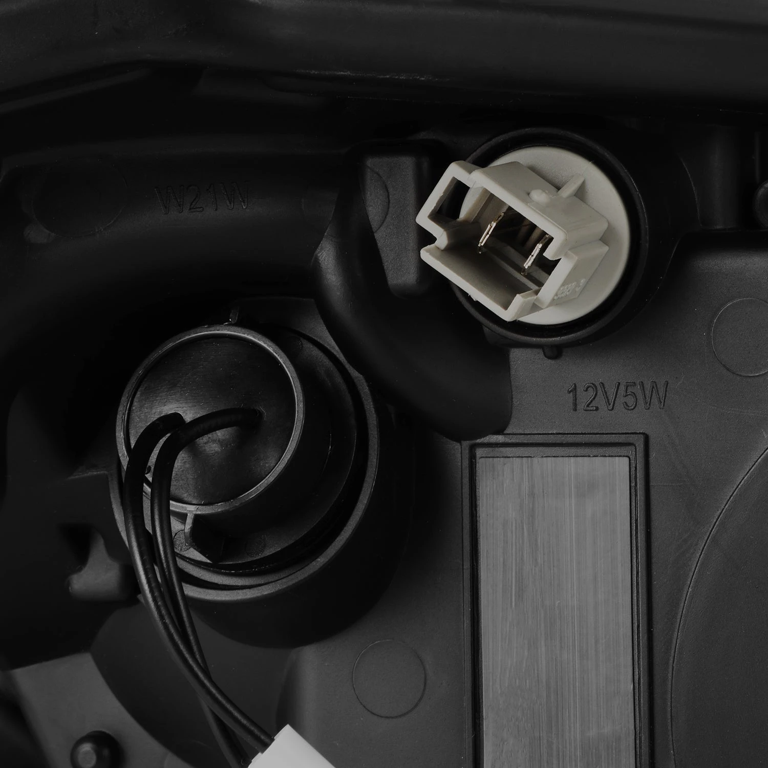 99-09 Honda S2000 LUXX-Series LED Projector Headlights Alpha-Black 7 99-09 Honda S2000 LUXX-Series LED Projector Headlights Alpha-Black - Image 5